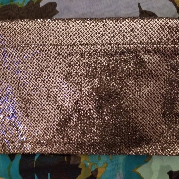 Guess Clutch Wristlet - Picture 6 of 12